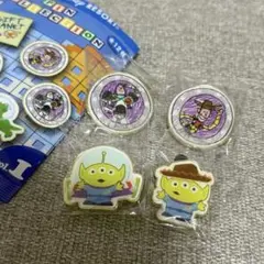 【新品未使用】トイストーリーホテル　ピンバッジ　バズ　ウッディ　4個セット✨