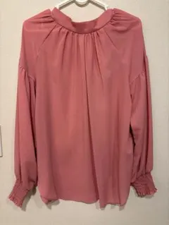 *引越前最終値下げ* 美品【TIARA】リボン付きピンク長袖ブラウスのサムネイル