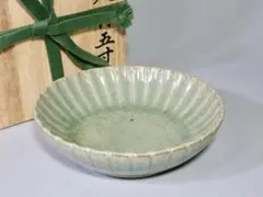 明時代 龍泉窯 青磁菊口皿 箱付 - メルカリ