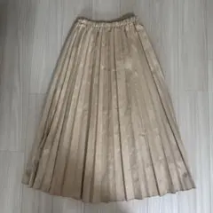 アーバンリサーチ　光沢感のあるロングプリーツスカート ベージュのサムネイル