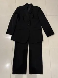 未使用　黒 ストライプ パンツスーツ 3つボタン