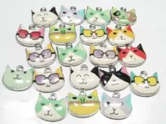 猫の顔　フェイス　チャーム　パーツ　２０個！