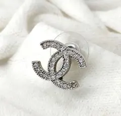 ricchhaannn様 CHANEL ココマーク ピアス シルバーカラー - メルカリ