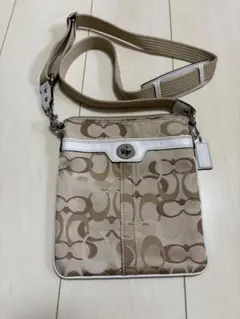 コーチ ショルダーバッグ ロゴ柄 ベージュ