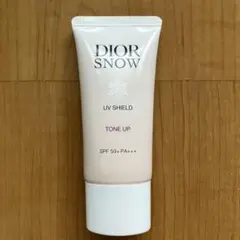 Dior Snow UVシールド30ml SPF50+ PA+++