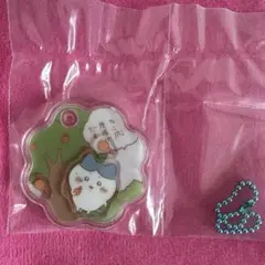ちいかわ　きゃらシャカチャームグミ　ハチワレ
