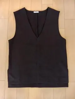 黒 Vネック ノースリーブ ベスト