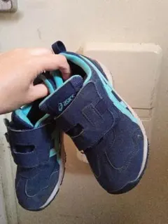 ASICS ネイビー/ターコイズ スニーカー