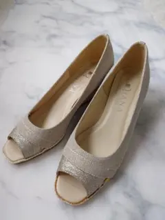 DIANA 美品 ベージュラメ オープントゥ ウェッジソールヒール 23.5cm