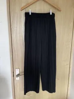 美品 黒 プリーツ ワイドレッグパンツ 両脇ポケット付き L