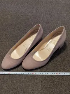 未使用 Riz raffinee パンプス 23cm グレージュ 通勤のサムネイル