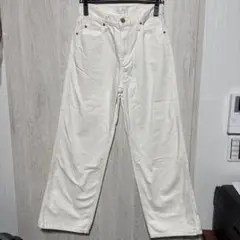 ユニクロ　ホワイト ストレートデニム　Mサイズ 美品