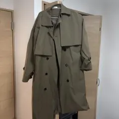 オリーブ色 ダブルブレスト トレンチコート
