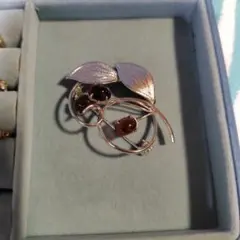 シルバー製葉デザインブローチ