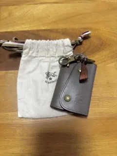 IL BISONTE レザーキーケース