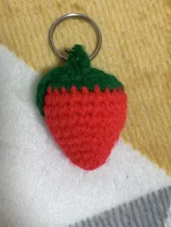ハンドメイド いちごキーホルダー