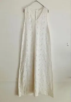 極美品●AEWEN MATOPHイウエンマトフ●ホワイト 総レース ワンピースのサムネイル