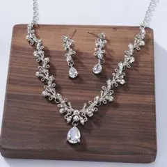 ✾ネックレス✾ピアス2点セット✾結婚式✾キュービックジルコニア ✾ウェディング