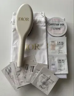 Dior⭐︎メイクブラシセット⭐︎2段ポーチ付き⭐︎非売品 2025年最新】diorメイクブラシの人気アイテム - メルカリ