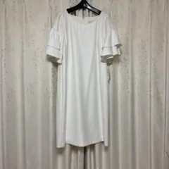 ❣️新品　ワンピース　ホワイト　ヴェロフォンナのサムネイル
