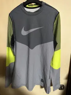 ナイキ NIKE Pro タイトフィット長袖カットソー　幾何学ボーダー　サイズM