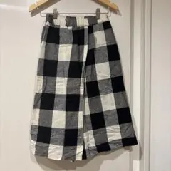 黒と白のチェック柄キュロット