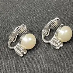 ニナリッチ　Nina Ricci　イヤリング　パール　perl　シルバー色
