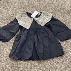 フラワー襟付き黒シャツ 7分丈９０〜１００