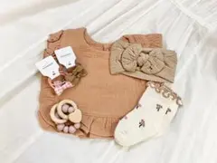 ベビー用スタイ　ヘアーアクセサリーセット　靴下　新品未使用　出産祝い　プレゼント