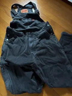 Levi's オーバーオール ブラック デニム Lサイズのサムネイル