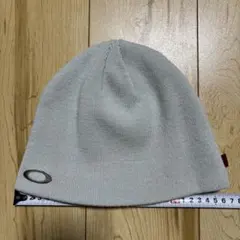 Oakley グレー のニット帽