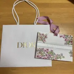 Dior ホワイトショップ袋と花柄袋