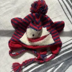 顔 ニット帽 赤青ストライプ　カナダ