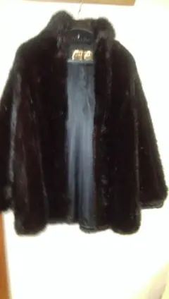 黒のミンクショートコート