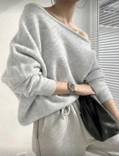 オフショルダー グレー ニットセーター