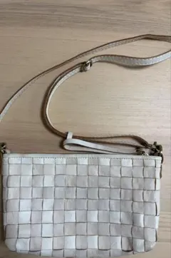 【ズッケロフィラート】レザーショルダーバッグ
