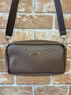 ブラウン ジグザグキルティング ショルダーバッグ