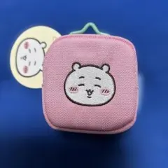 ちいかわ カラビナつき刺繍スクエアミニポーチ