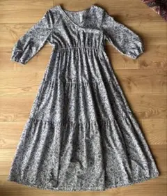 花柄ティアードワンピース