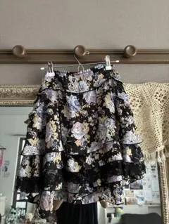 axes femme 花柄 ティアード ミニスカート 黒 姫カジ 平成のサムネイル