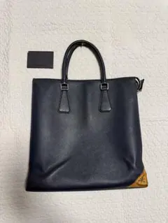 PRADA ブラックレザートートバッグ