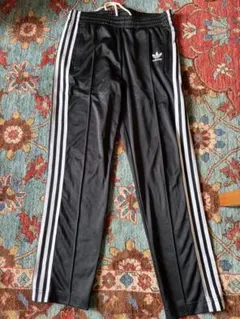 adidas BEAMS 別注ジャージ パンツ ブラック　3ストライプ