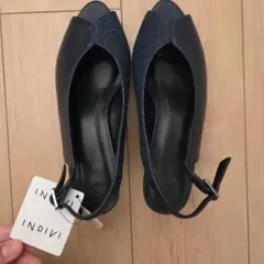 INDIVI ネイビー オープントゥ サンダル 未使用のサムネイル