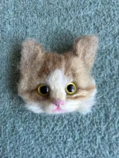 羊毛フェルト 猫ブローチ 茶トラ - メルカリ