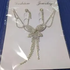 ネックレス ストーン装飾　ピアスセット