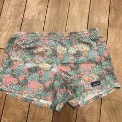patagonia 花柄ショートパンツ