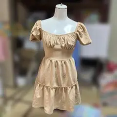 ベージュ フリル オフショルダー ワンピース