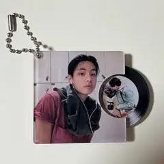 BTS テテ　テヒョン　V　アクリル　アルバムキーホルダー②
