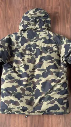 【美品】APE 1ST CAMO SNOWBOARD ダウンジャケットのサムネイル
