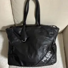 美品】プラダ VA0749 ロゴ型押し ボストンバッグ ブラック レザー